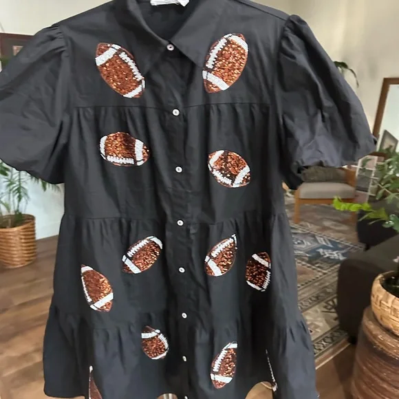 GAME DAY Black Dress w Football Sequins and Puffy Sleeves Size XL - Picture 3 of 9